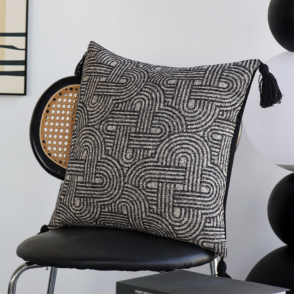 Pillow Cover 20X20 - Fodera per cuscino con nappe geometriche